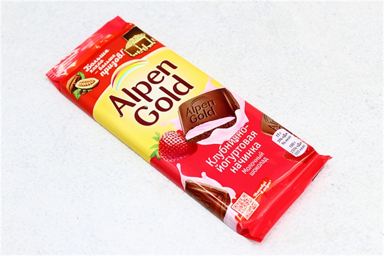 Шоколад Альпен Гольд молочный клубника с йогуртом 85г
