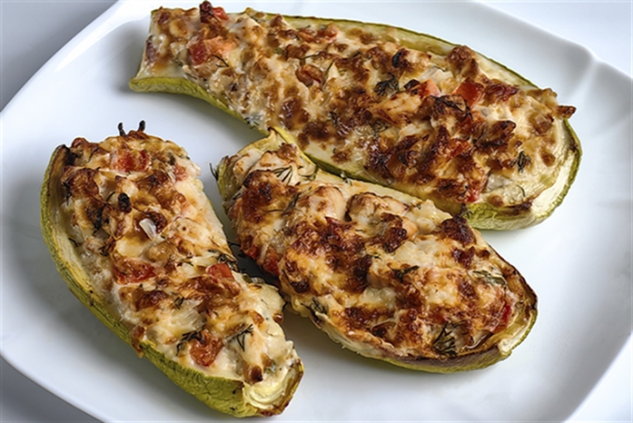 Кабачки фаршированные с курицей