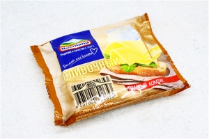 Сыр плавленный Хохланд сливочный ломтики 45% 150г
