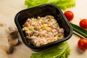 Салат Оливье по-домашнему в упаковке 150г