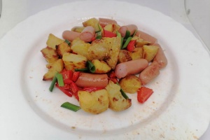 Картофель с колбасками Ужин охотника